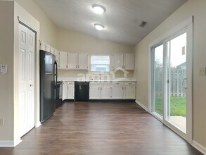 13940 Bruddy Dr in Fishers, IN - Foto de edificio - Building Photo