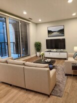 275 Border St, Unit 202 in Boston, MA - Building Photo