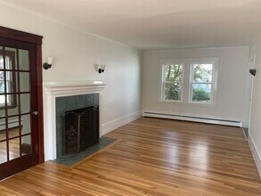17 Hamblin Rd in Waltham, MA - Building Photo - Building Photo