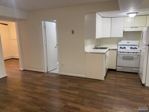 1462A River in Edgewater, NJ - Building Photo - Building Photo