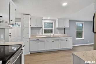 5431 Pembrooke Dr in Granite Falls, NC - Foto de edificio - Building Photo