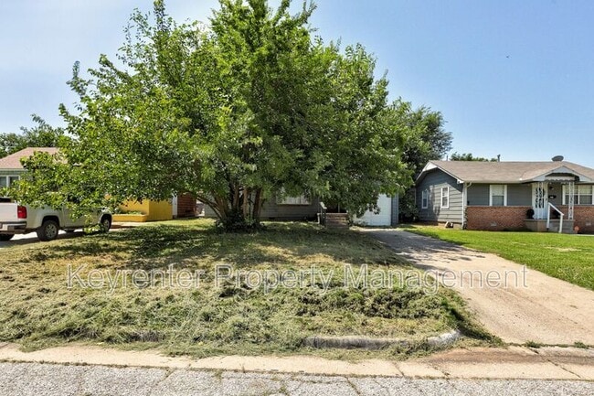 3616 NW 27th St