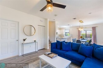 4637 Caspian Way in Davie, FL - Building Photo - Building Photo