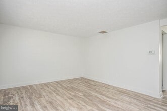 14550 Farmcrest Pl in Silver Spring, MD - Building Photo - Building Photo