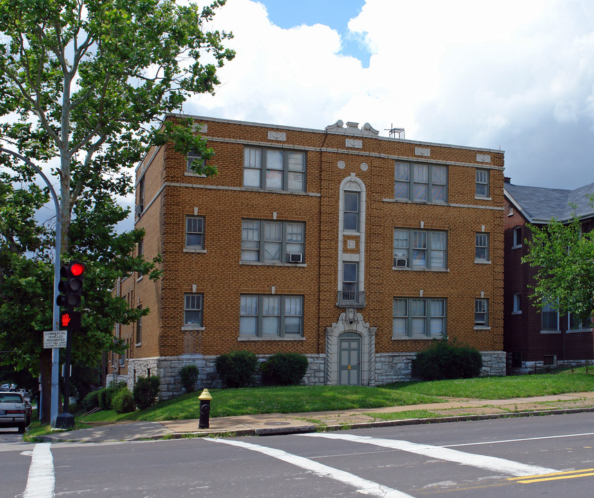 4329 S Grand Blvd in St. Louis, MO - Building Photo