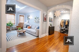1468 Commonwealth Ave, Unit 1 in Boston, MA - Foto de edificio - Building Photo