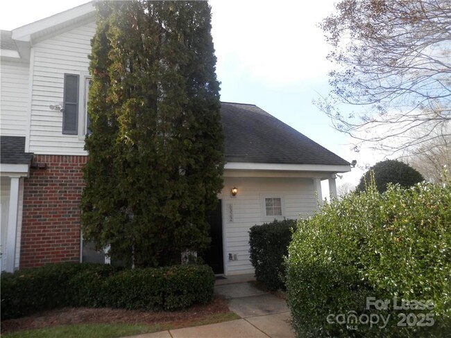 6322 Mallard View Ln in Charlotte, NC - Foto de edificio - Building Photo