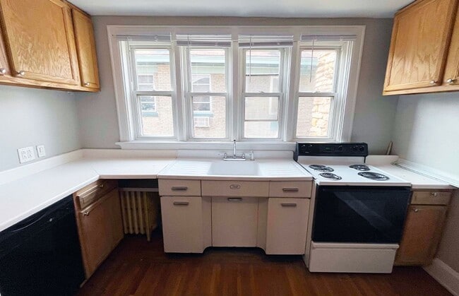 3015 Clifton Ave in Cincinnati, OH - Building Photo - Building Photo