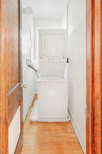 3115 N Davlin Ct, Unit 3 in Chicago, IL - Building Photo - Building Photo