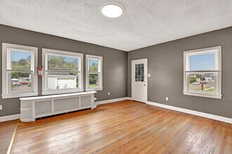 44 Dover Ave in Ewing Township, NJ - Building Photo - Building Photo