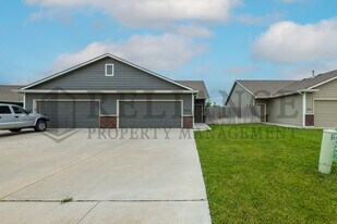 1615 E Horstmann Ct in Andover, KS - Building Photo