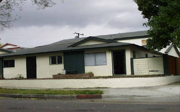 2100 Teri Pl in Fullerton, CA - Building Photo