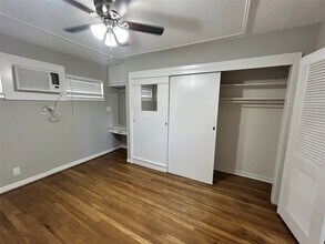 3520 Garrott St in Houston, TX - Foto de edificio - Building Photo