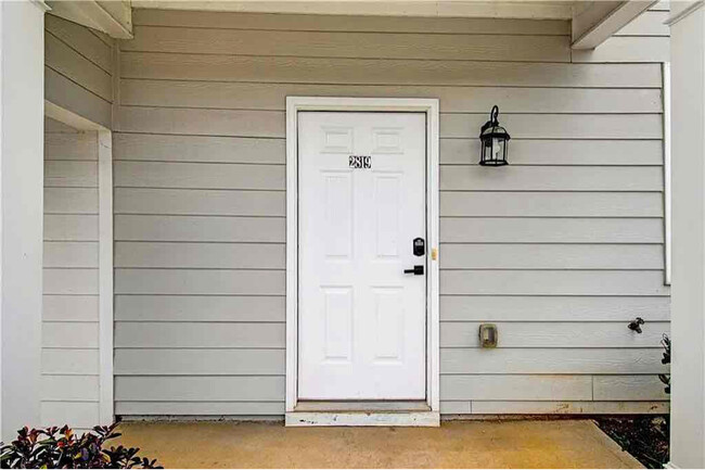 2819 Laurel Ridge Cir in Atlanta, GA - Building Photo - Building Photo