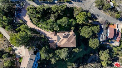 456 S McKnight Rd in Thousand Oaks, CA - Building Photo - Building Photo