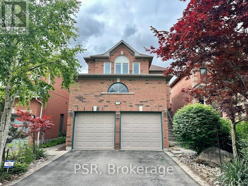 5510 Red Brush Dr in Mississauga, ON - Building Photo
