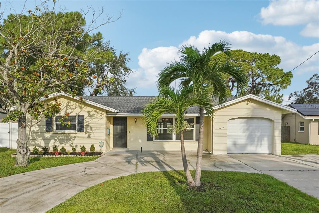 6040 Denver St NE in St. Petersburg, FL - Building Photo