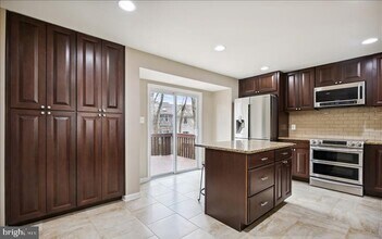 3970 Burning Bush Ct in Fairfax, VA - Building Photo - Building Photo