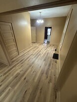 606 E Riverside Dr in Evansville, IN - Building Photo