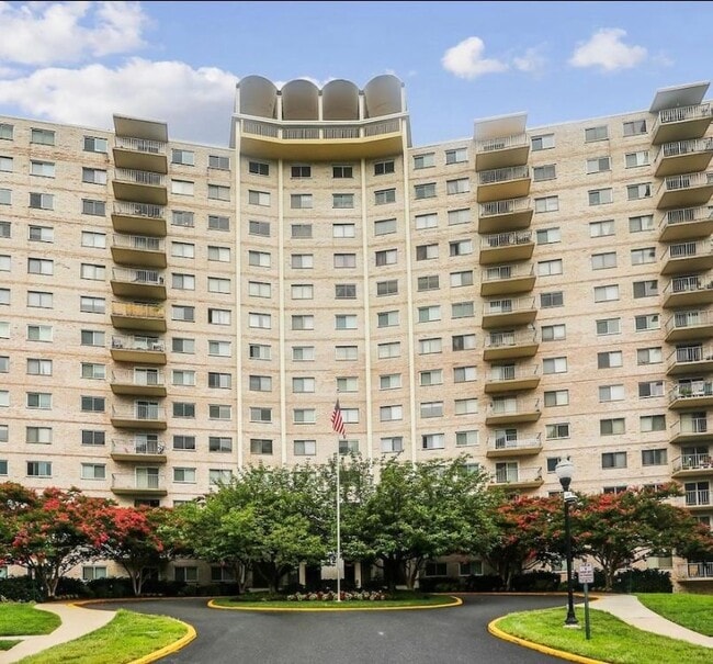 1111 University Blvd W