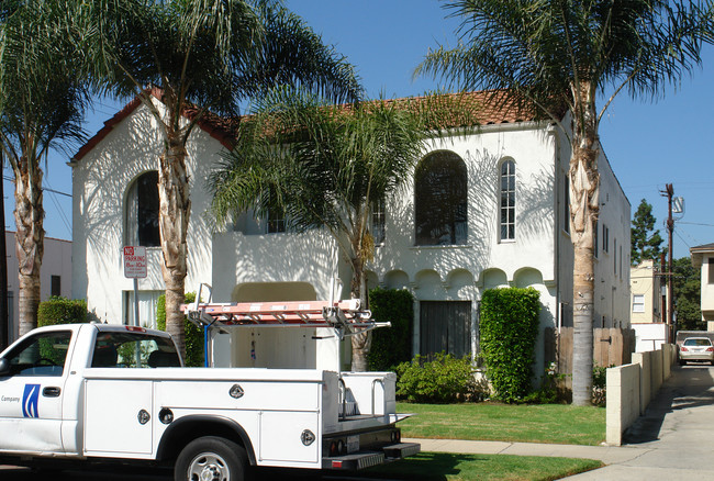 801 N Hayworth Ave in Los Angeles, CA - Building Photo - Building Photo