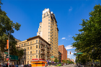 850 Amsterdam Ave in New York, NY - Foto de edificio - Building Photo