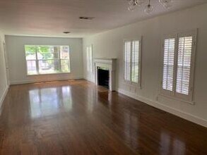 6421 Lake Cir Dr in Dallas, TX - Building Photo - Building Photo