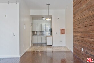 257 S Spring St in Los Angeles, CA - Building Photo - Building Photo
