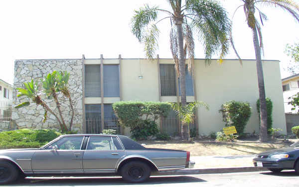 3877 Coco Ave in Los Angeles, CA - Foto de edificio