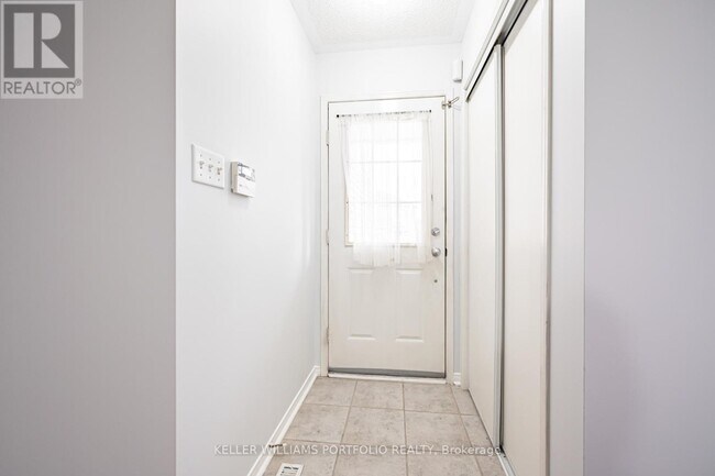 7160 Waldorf Way in Mississauga, ON - Building Photo - Building Photo