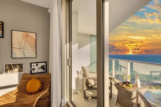 4111 S Ocean Dr in Hollywood, FL - Building Photo - Building Photo