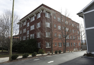 Commodore Apartments in Asheville, NC - Building Photo - Building Photo