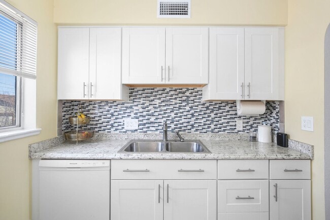 3361 Leyden St in Denver, CO - Building Photo - Building Photo