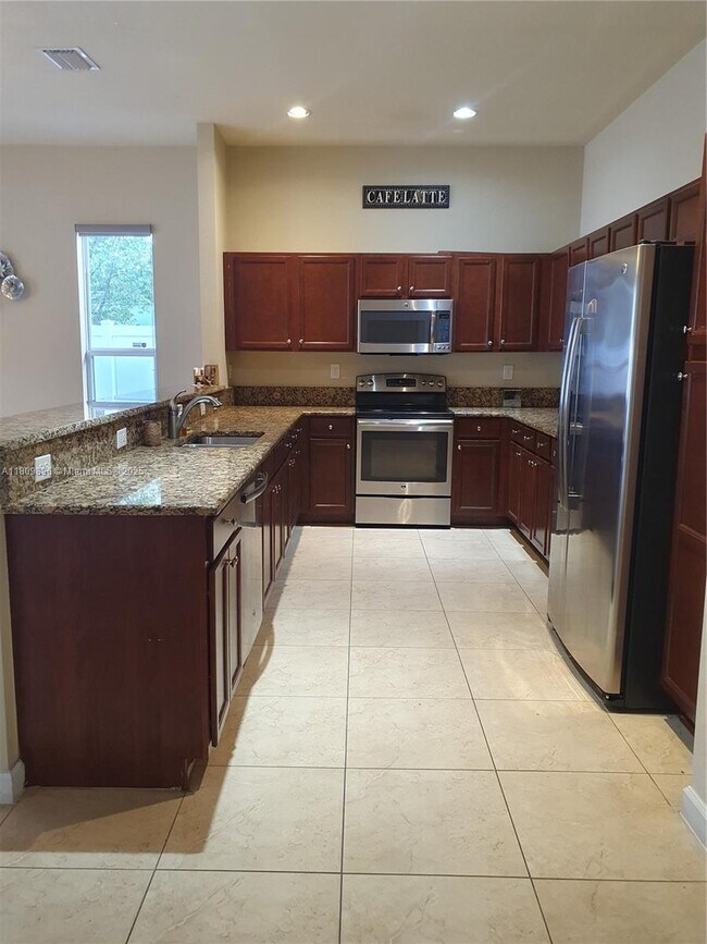 9171 SW 169th Pl in Miami, FL - Building Photo - Building Photo