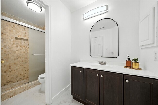 1910 Hall Ridge Trace Ln in Houston, TX - Building Photo - Building Photo