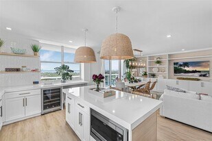 5001 Collins Ave in Miami, FL - Building Photo