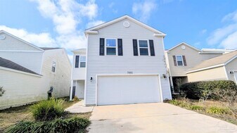 5881 Little Leaf Court in Milton, FL - Building Photo