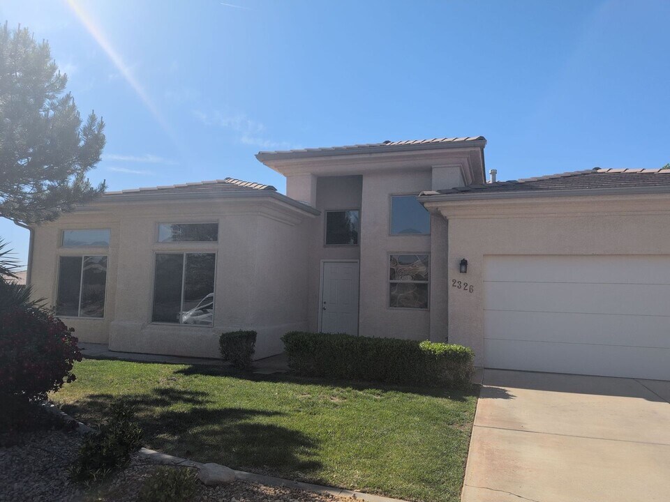 2326 E 140 S in Saint George, UT - Building Photo