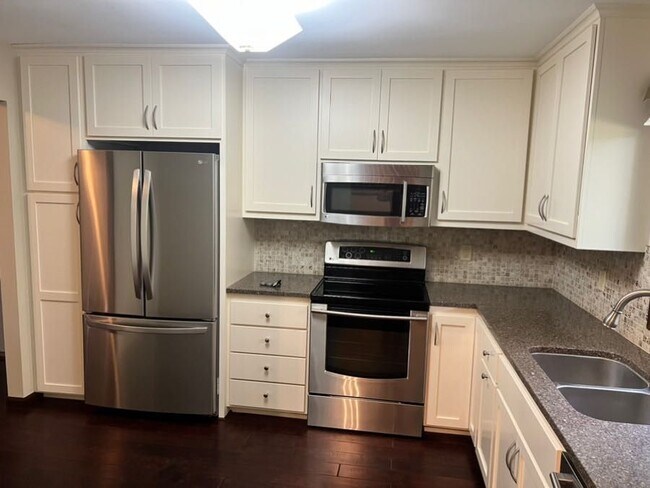 4225 Lodgepole Dr in Eagan, MN - Building Photo - Building Photo