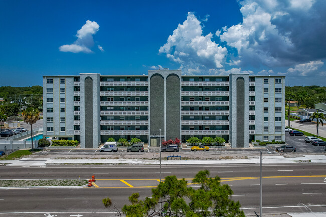 Park Central Towers in St. Petersburg, FL - Building Photo - Building Photo