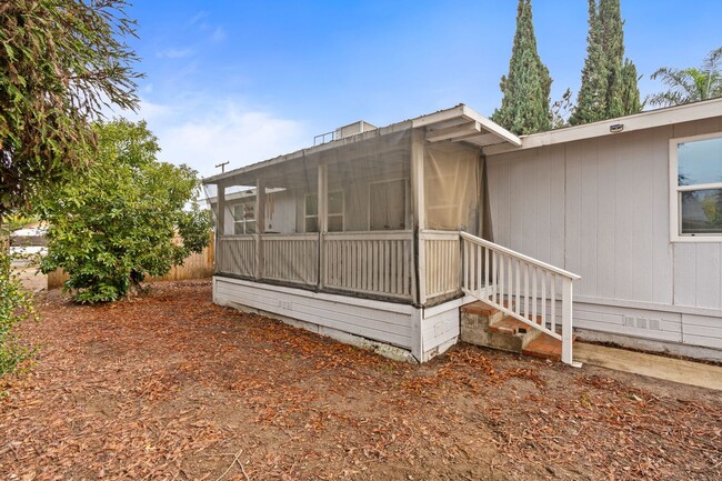 720 S Velie St in Visalia, CA - Building Photo - Building Photo