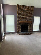 700 Lionel Way in Fort Worth, TX - Building Photo - Building Photo