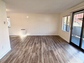 8827 23rd Ave NE in Seattle, WA - Building Photo - Building Photo