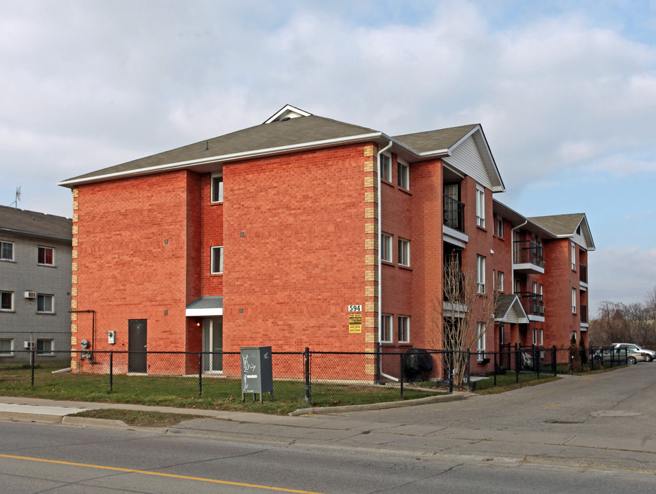 594-600 Bloor St E in Oshawa, ON - Building Photo