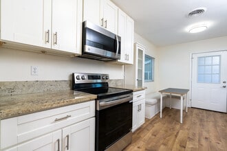 4826 Rolando Blvd in San Diego, CA - Building Photo - Building Photo