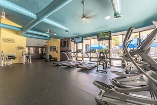 Veranda La Jolla in San Diego, CA - Building Photo