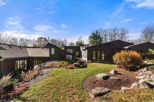 3936 Holden Dr in Ann Arbor, MI - Building Photo
