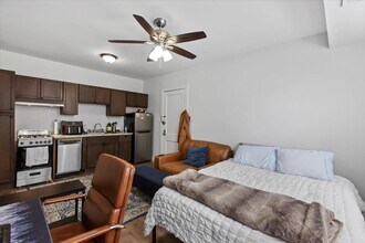 3727 N Pine Grove Ave in Chicago, IL - Building Photo - Building Photo