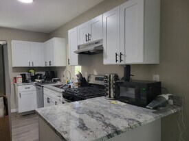 521 S 4th Ave, Unit Main in Ann Arbor, MI - Building Photo