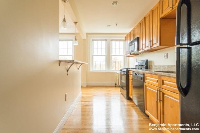 property at 286 Chestnut Hill Ave